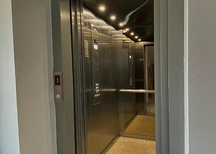 Avrora Apartment Warna