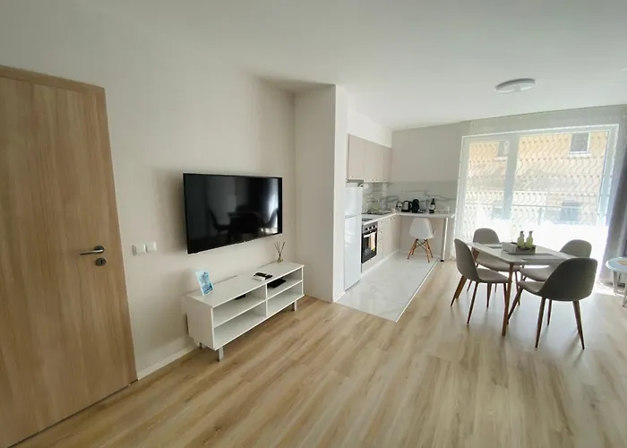 Avrora Apartment Warna