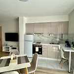 Avrora Apartament